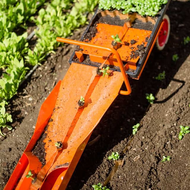 Nitten HP-16 "Pullcat" original paperpot transplanter
