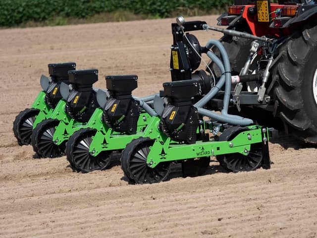 WZ-D40 4 row precision vacuum seeder for tractor