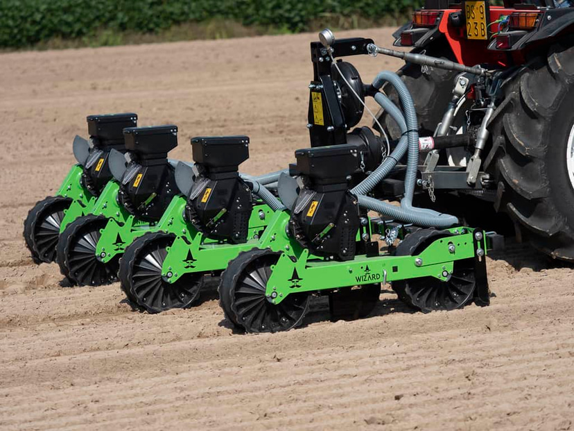 WZ-D40 4 row precision vacuum seeder for tractor